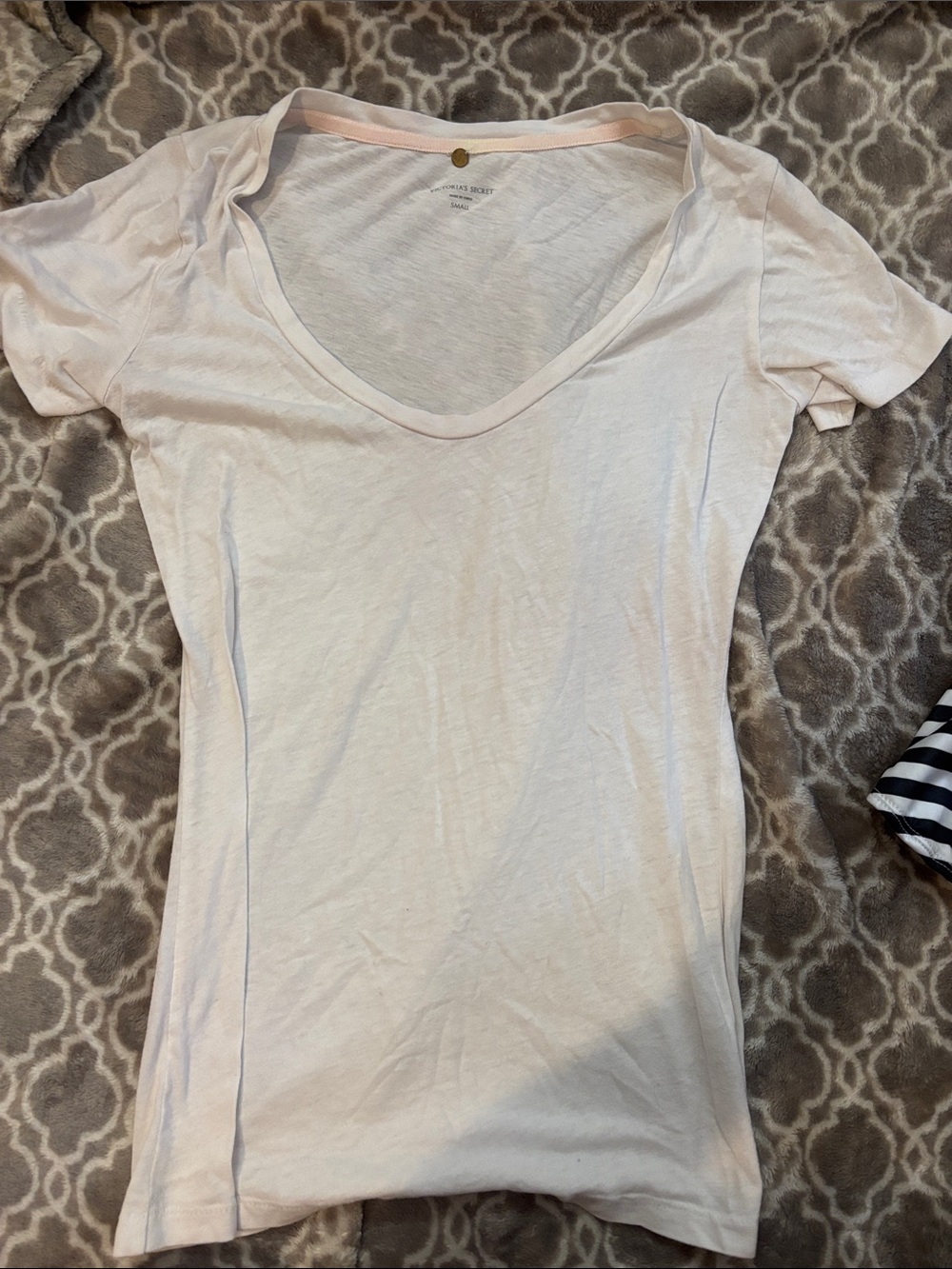 PINK Victoria's Secret white Scoop Neck Short Sleeve Tee